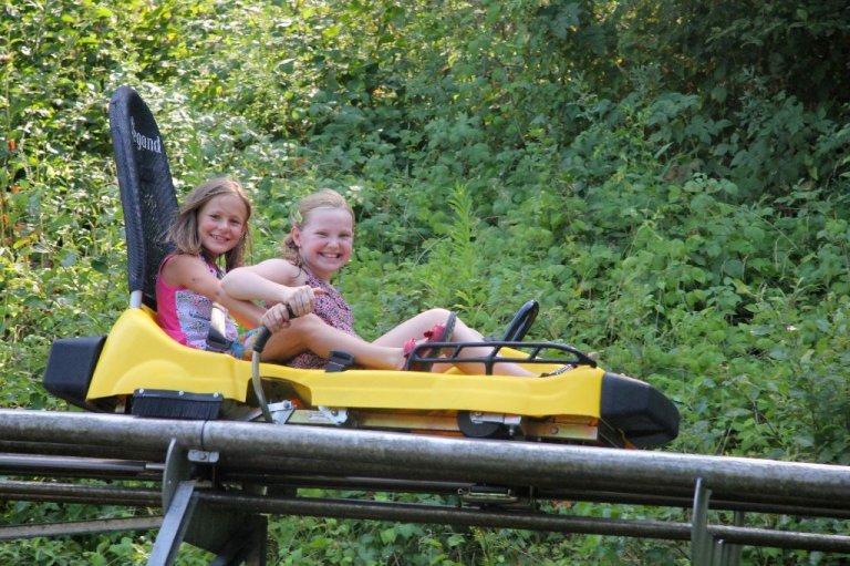 Rodeln im Sommer - Sommerrodelbahn