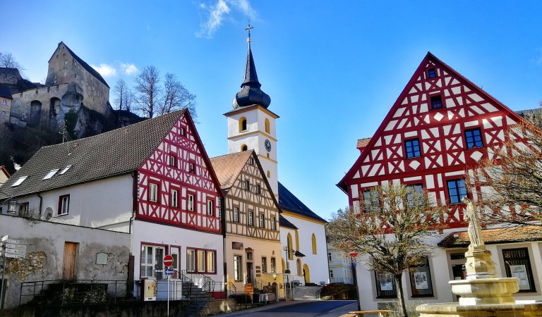 Marktplatz im Frühling